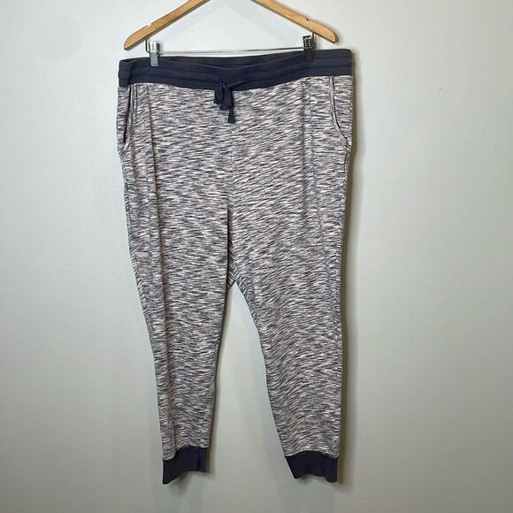 Torrid Classic Fit Jogger French Terry Mid-Rise Pant 2X - Picture 2 of 8